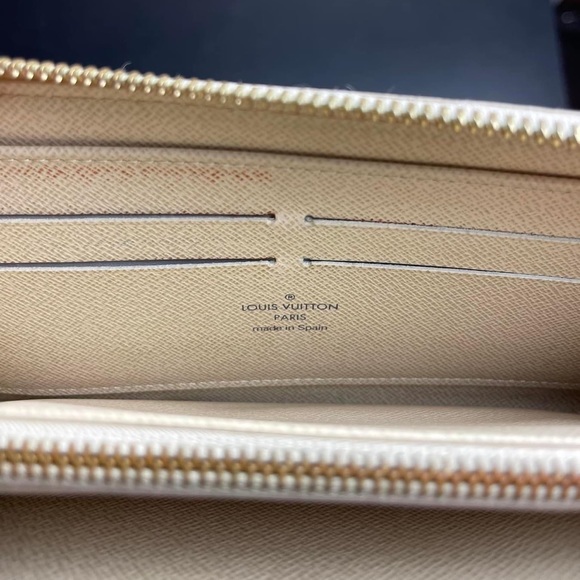 Louis Vuitton Damier Azur Zippy Wallet - Picture 3 of 10